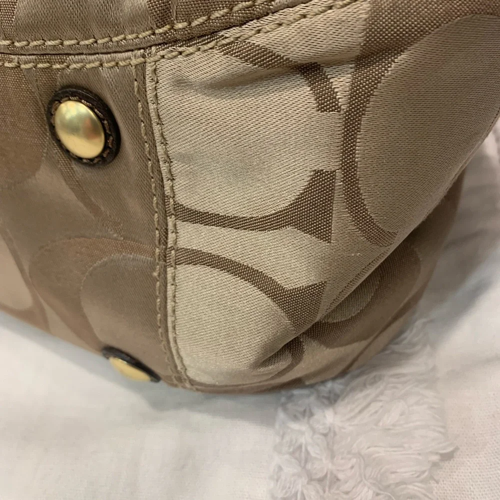 Coach Garnet Signature Sateen handbag (2009) - Picture 7 of 15